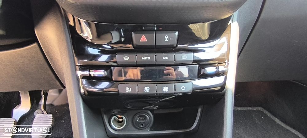 Peugeot 2008 - 10