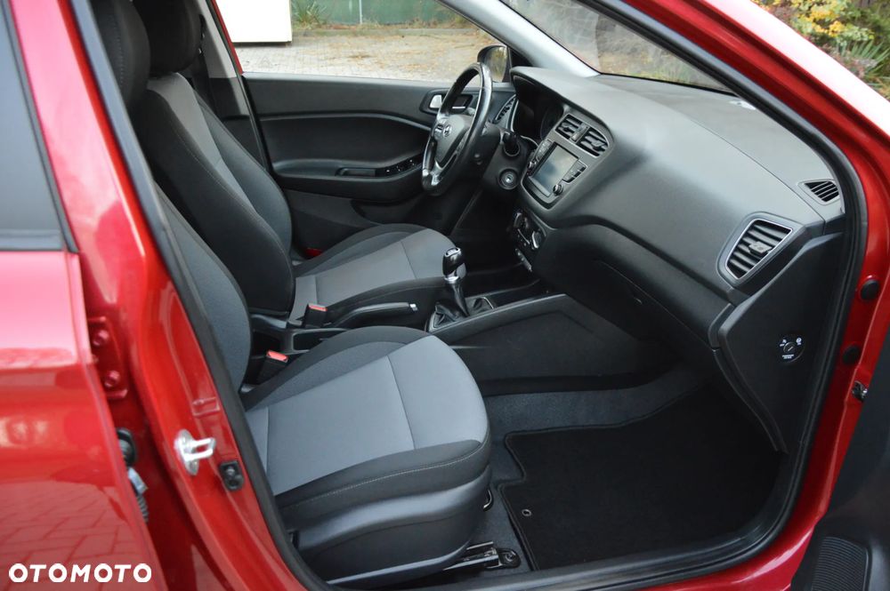 Hyundai i20 - 23