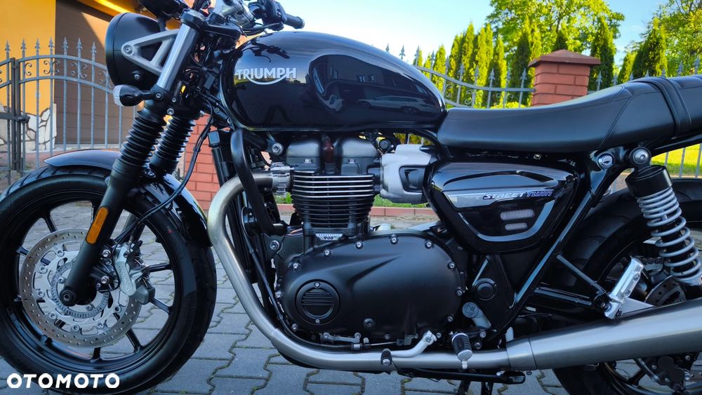 Triumph Street Twin - 12