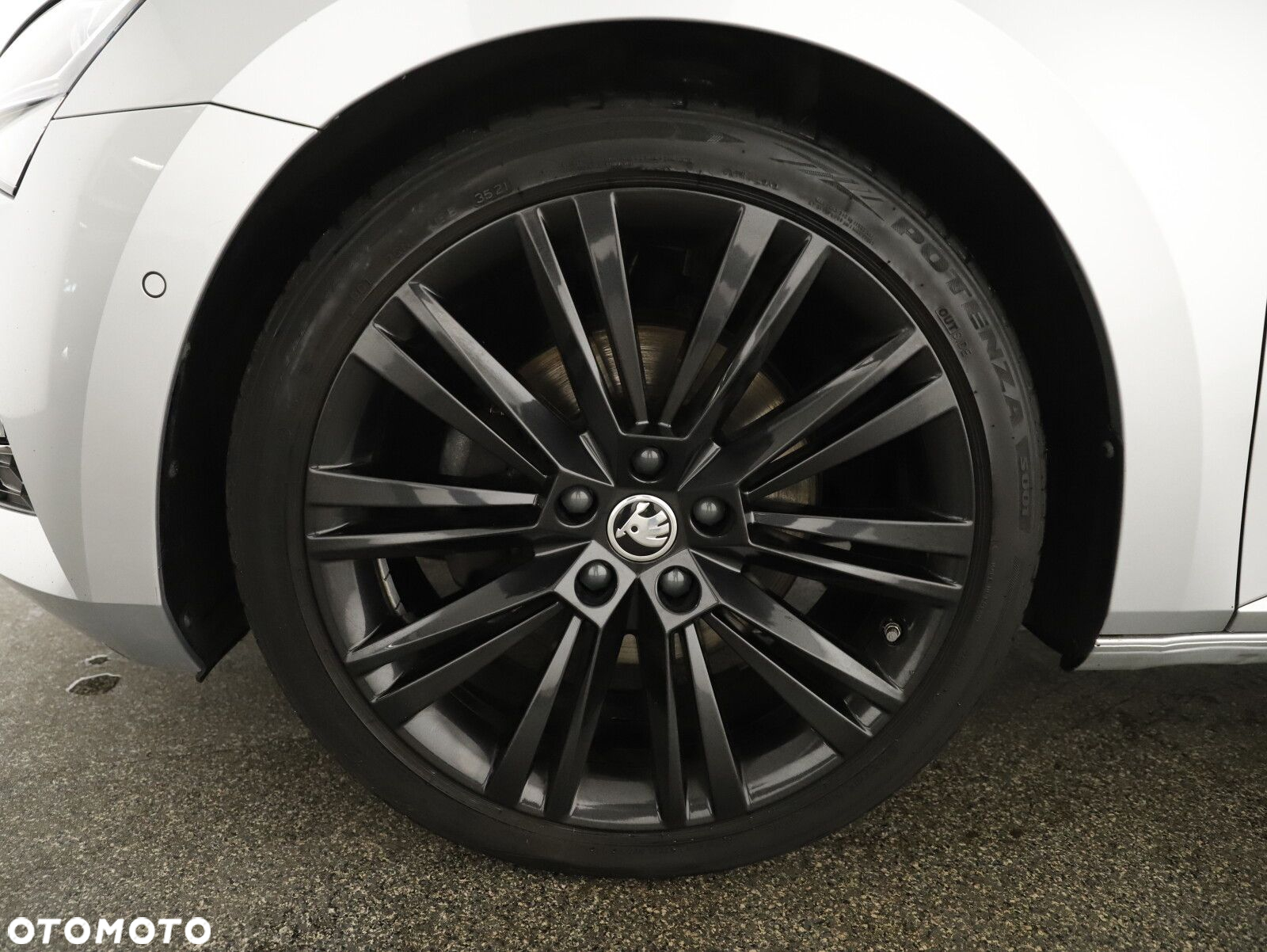 Skoda Superb 2.0 TDI SCR Style DSG - 28