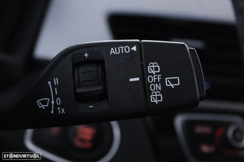 BMW X1 16 d sDrive Advantage - 25