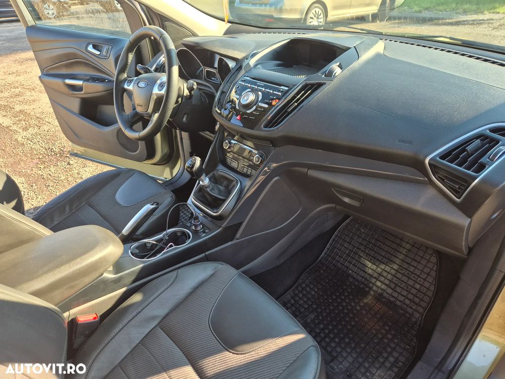 Ford Kuga - 10