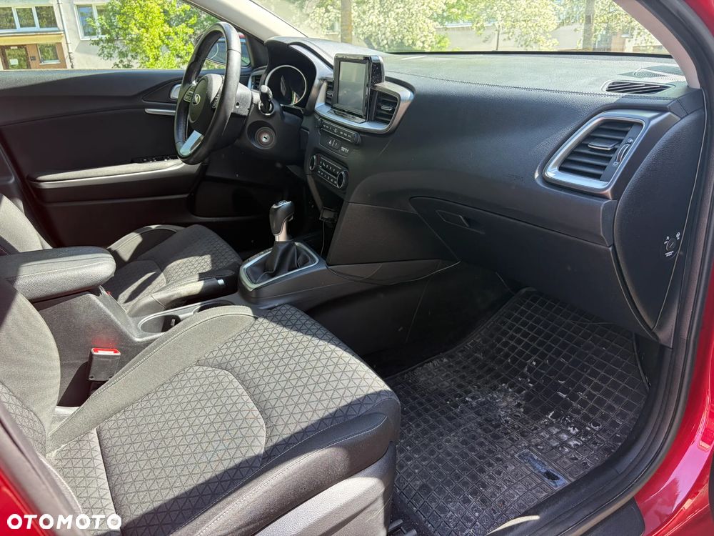 Kia Ceed 1.4 T-GDI M - 10