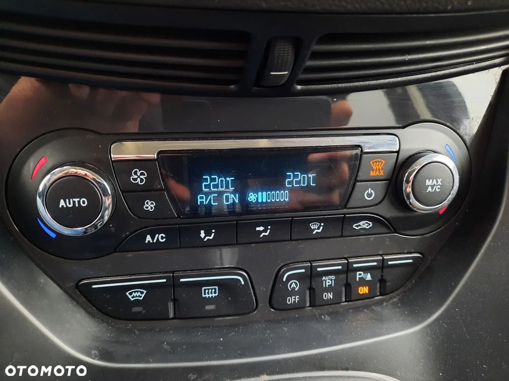 Ford Kuga 2.0 TDCi 4x4 SYNC - 36