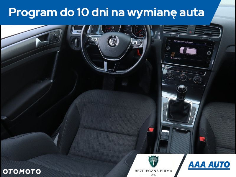 Volkswagen Golf - 8