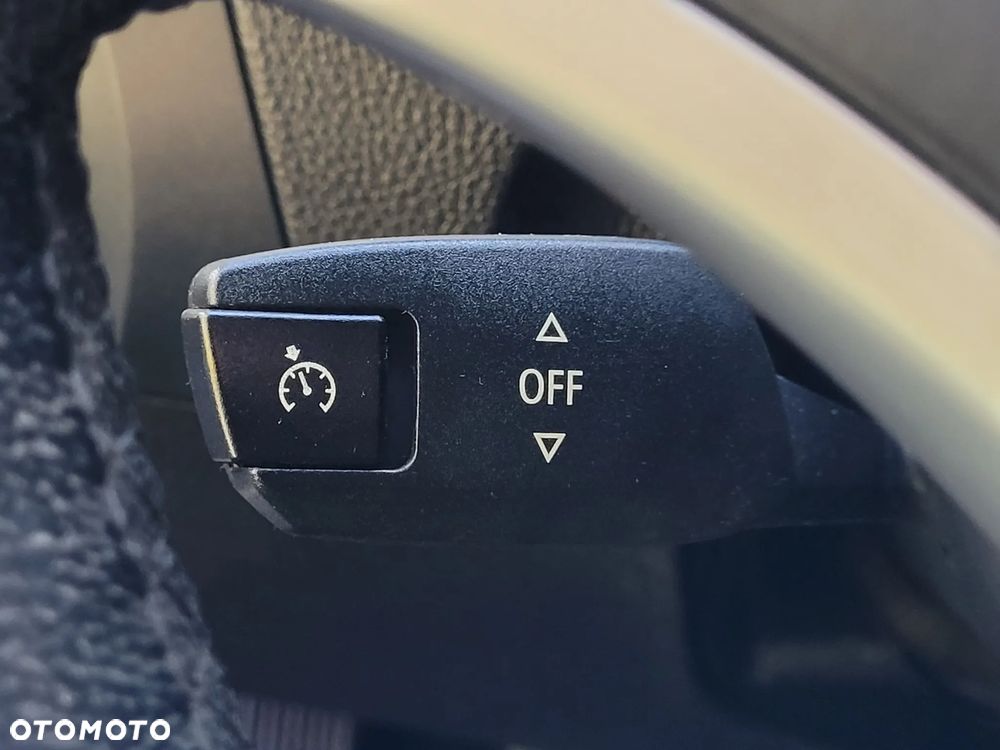 BMW Seria 3 318d DPF Edition Lifestyle - 11