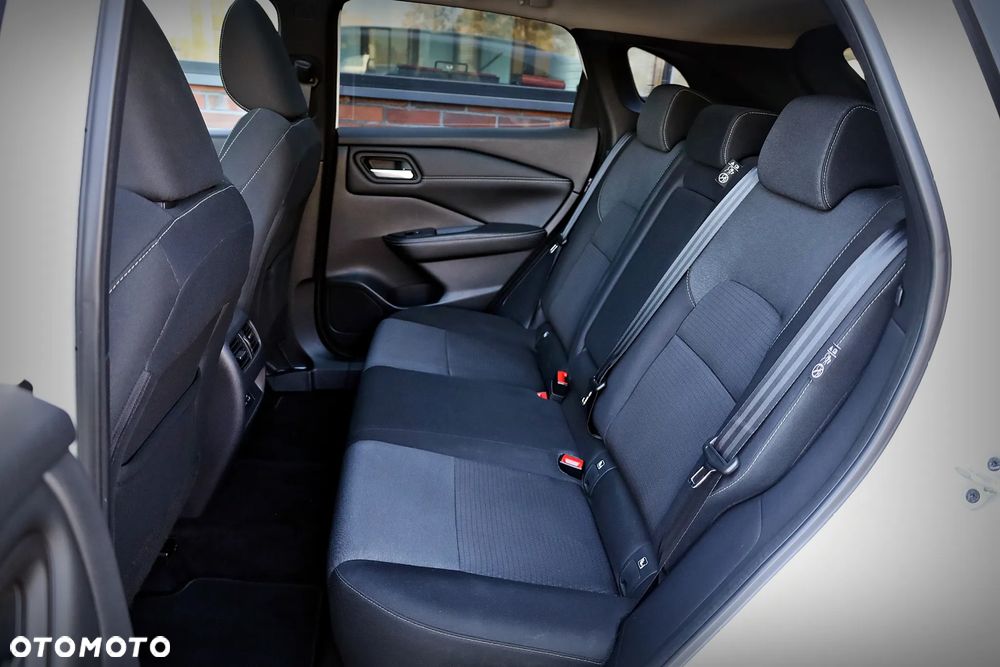 Nissan Qashqai 1.3 DIG-T N-Connecta DCT - 23