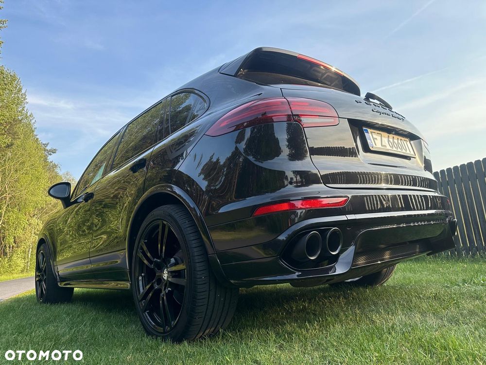 Porsche Cayenne Turbo - 6