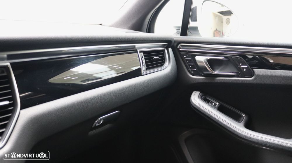Porsche Macan S - 36