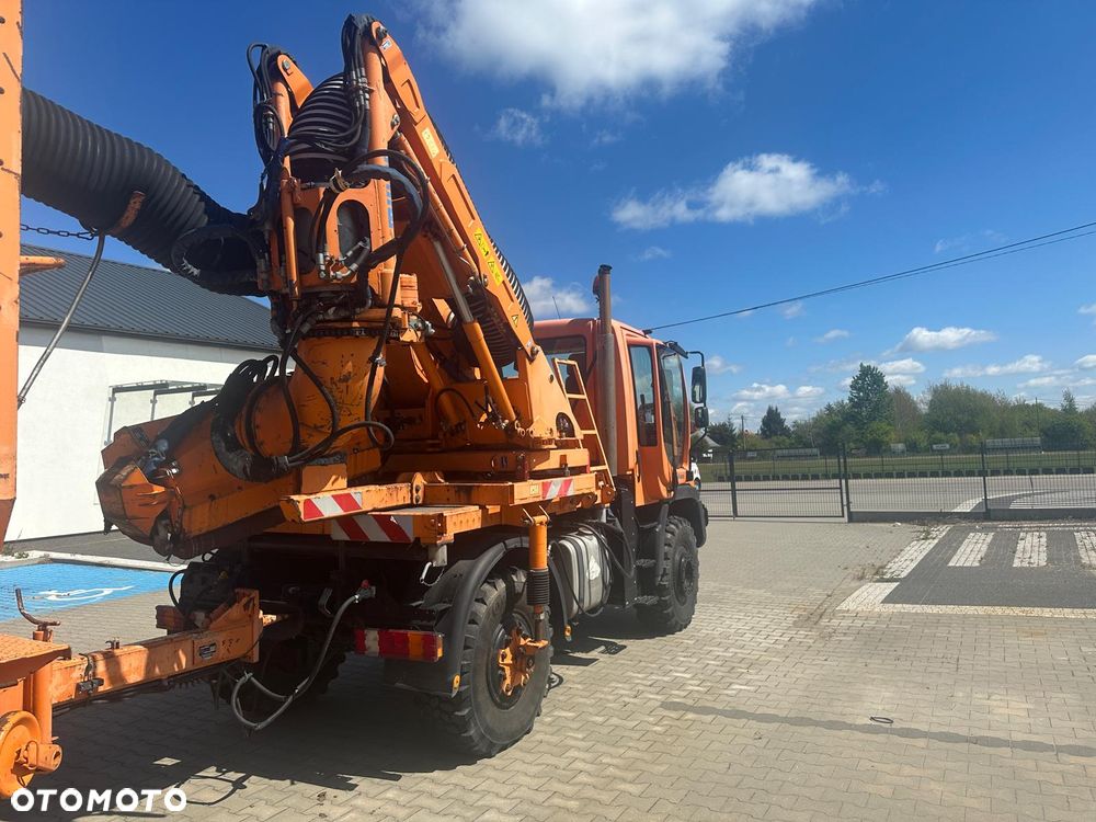 Mercedes-Benz UNIMOG - 5