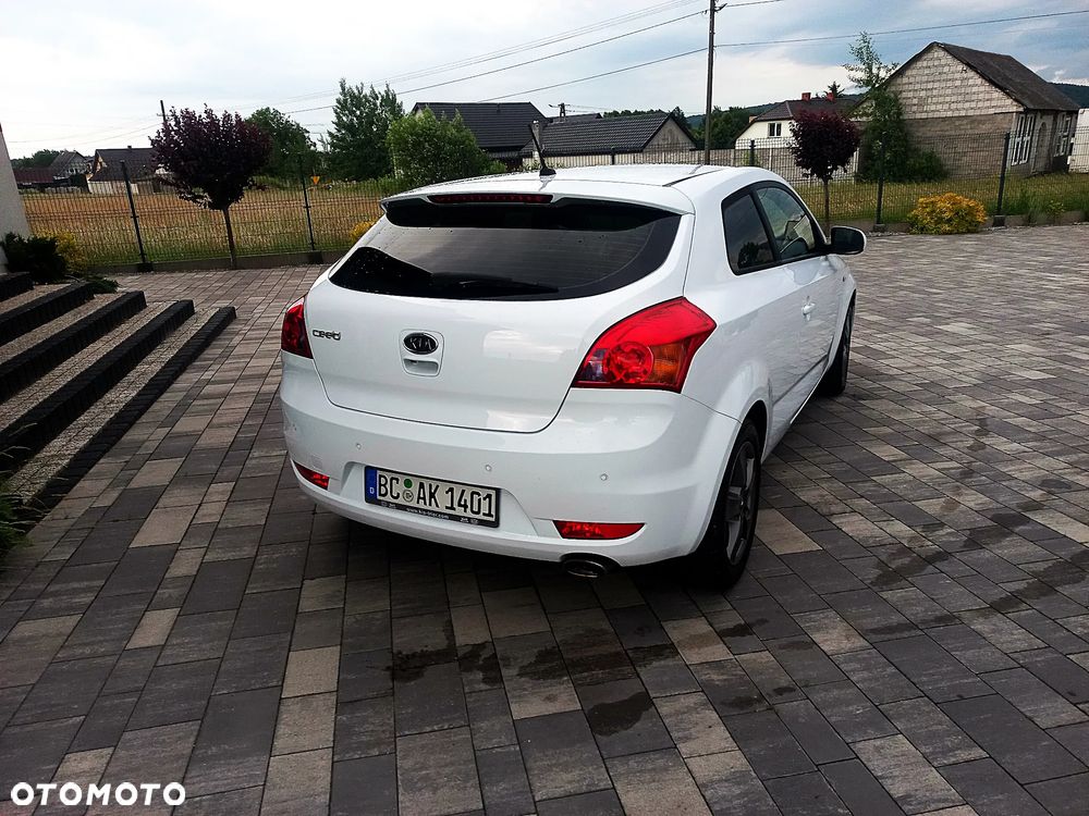 Kia ProCeed 1.6 CVVT Spirit - 24