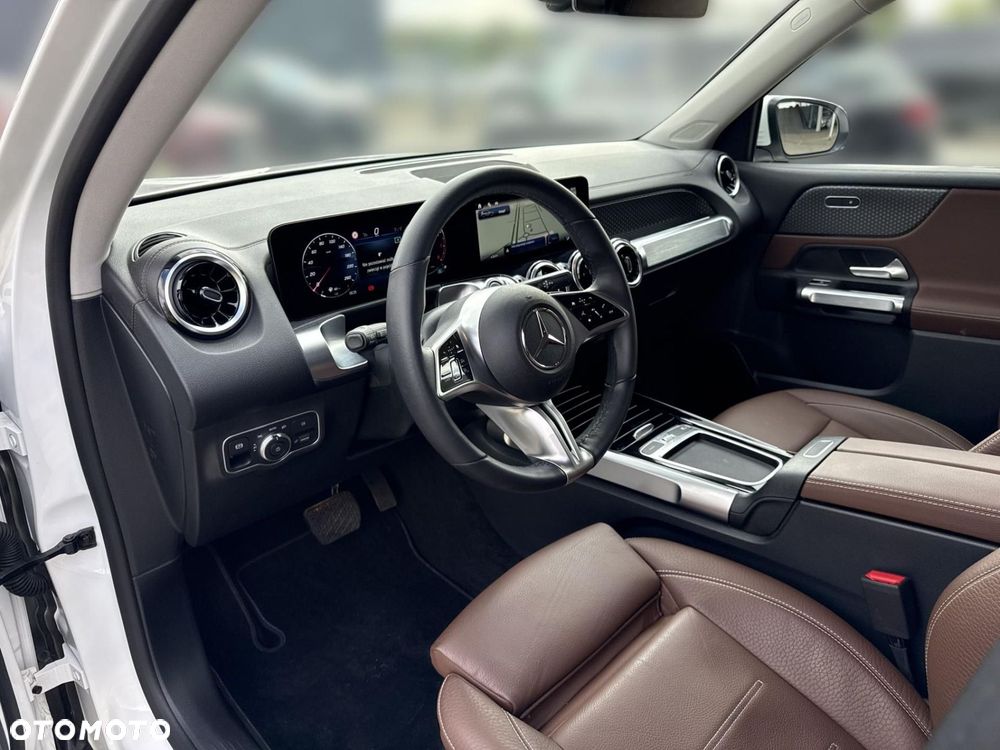 Mercedes-Benz GLB - 12