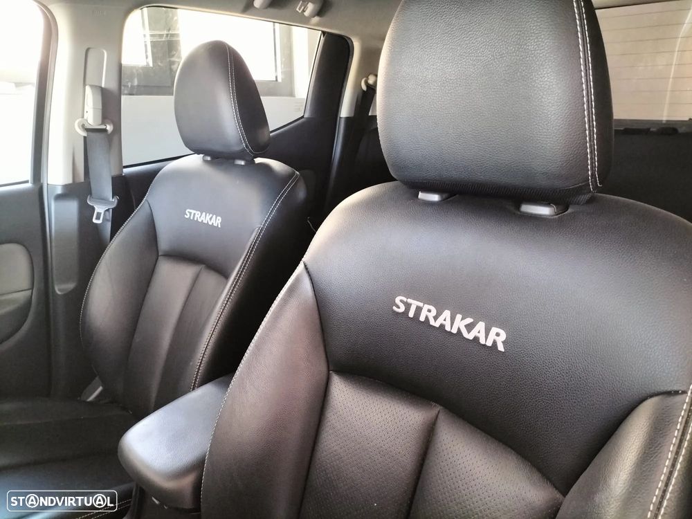 Mitsubishi L200 2.4 DI-D CD Sport Strakar 4WD - 6