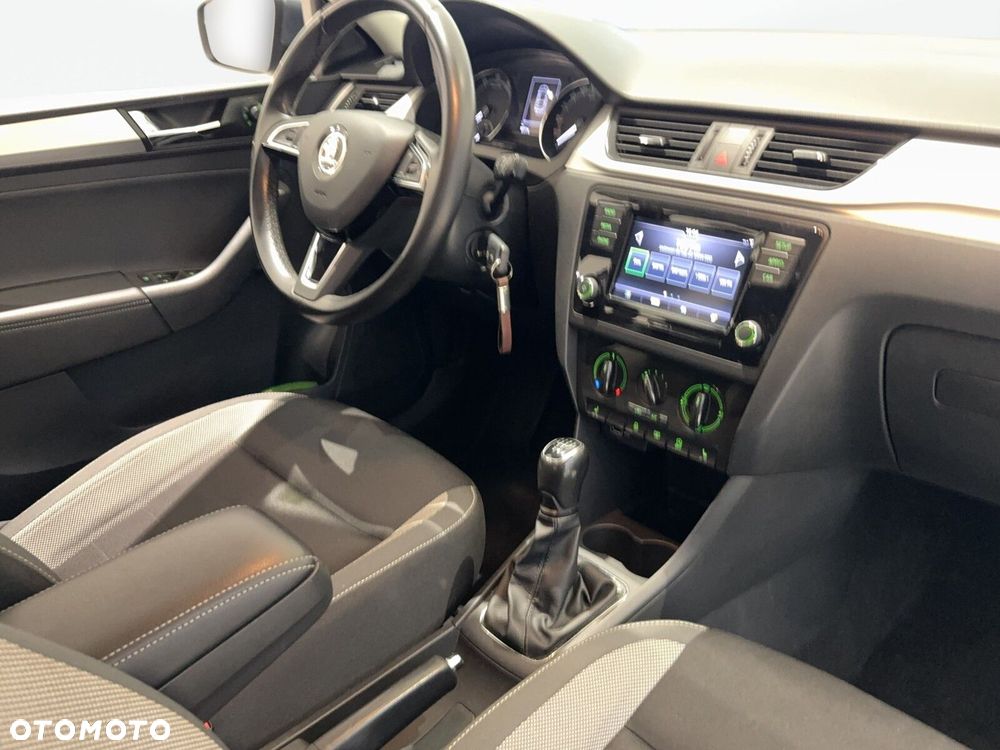 Skoda RAPID 1.0 TSI Ambition - 18