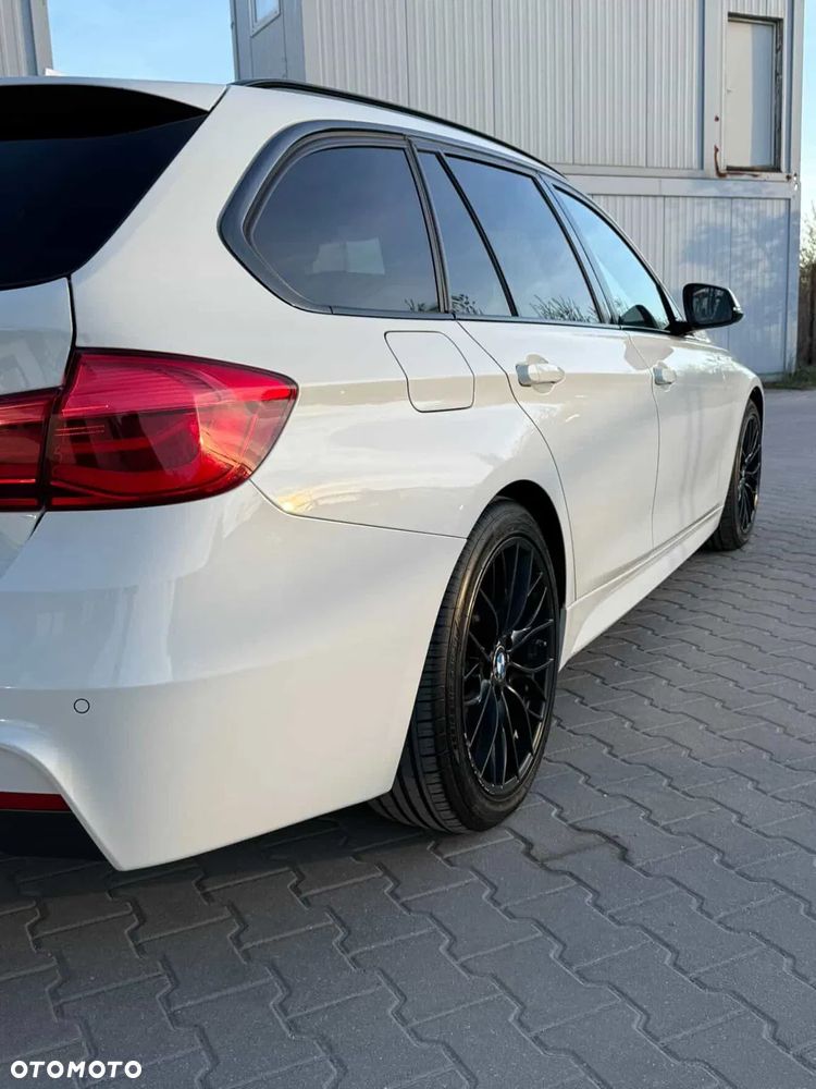 BMW Seria 3 320d M Sport - 4