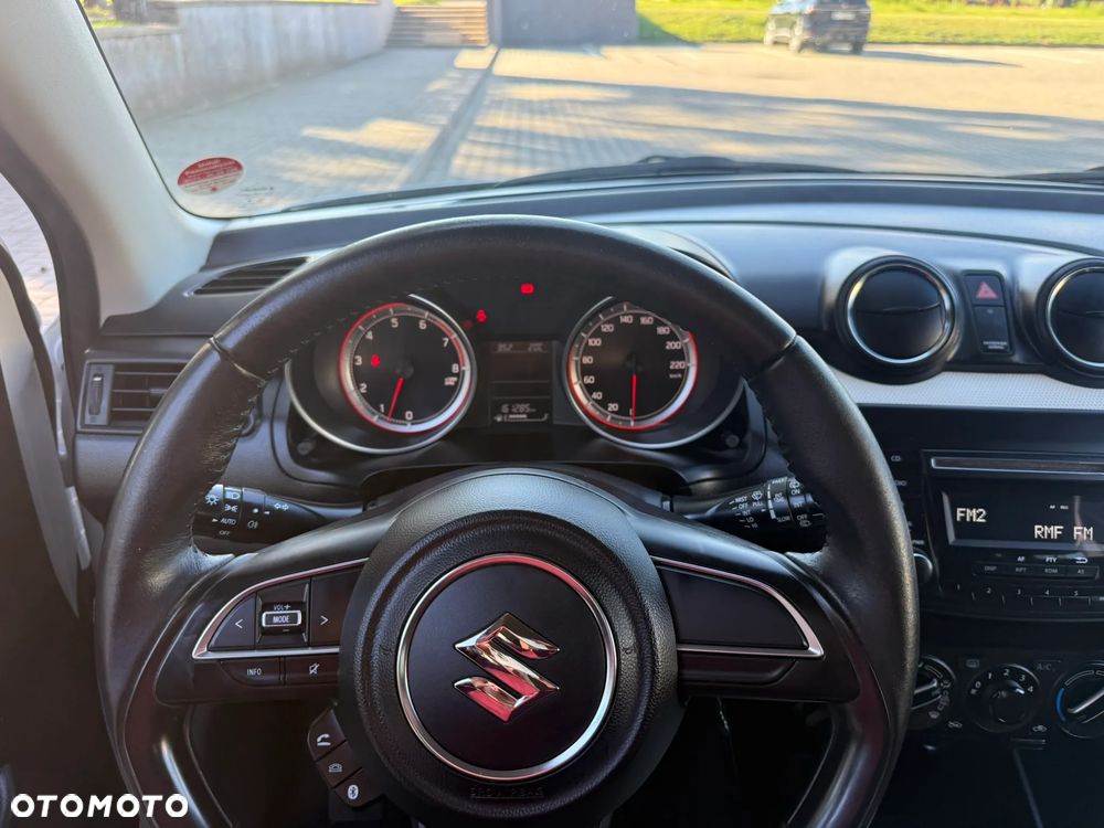 Suzuki Swift 1.2 Dualjet Club - 33