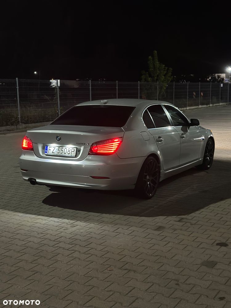 BMW Seria 5 520d - 13