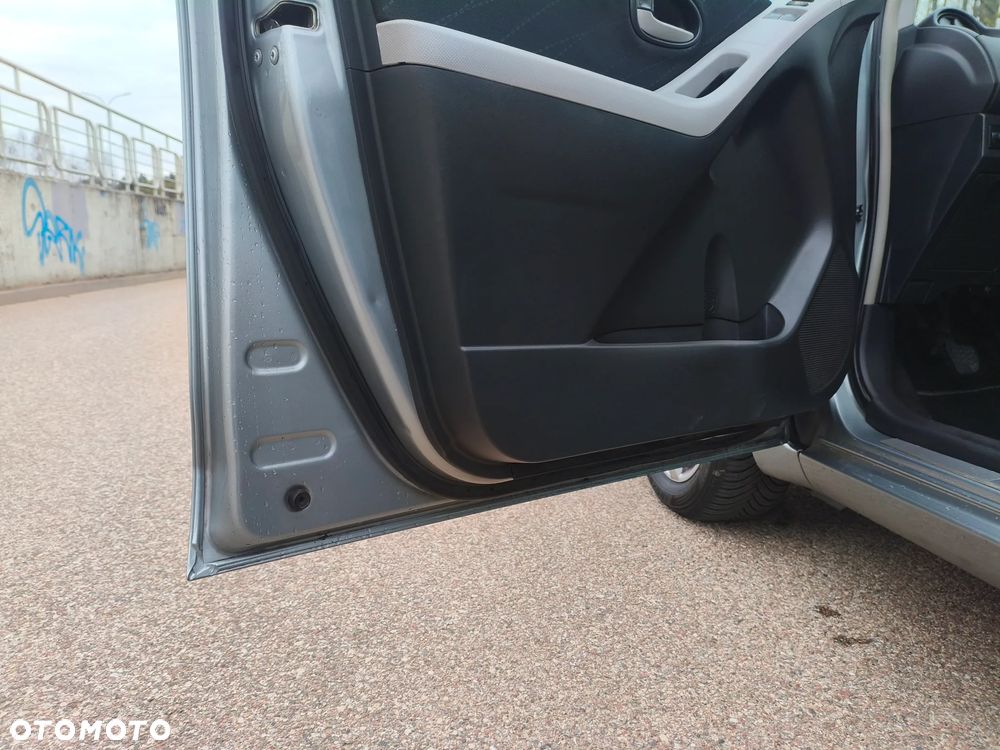 Toyota Yaris 1.3 VVT-i Team - 14