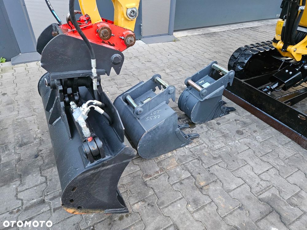 Caterpillar MINIKOPARKA CAT CATERPILLAR 301 301.7D 302 2016 - 18