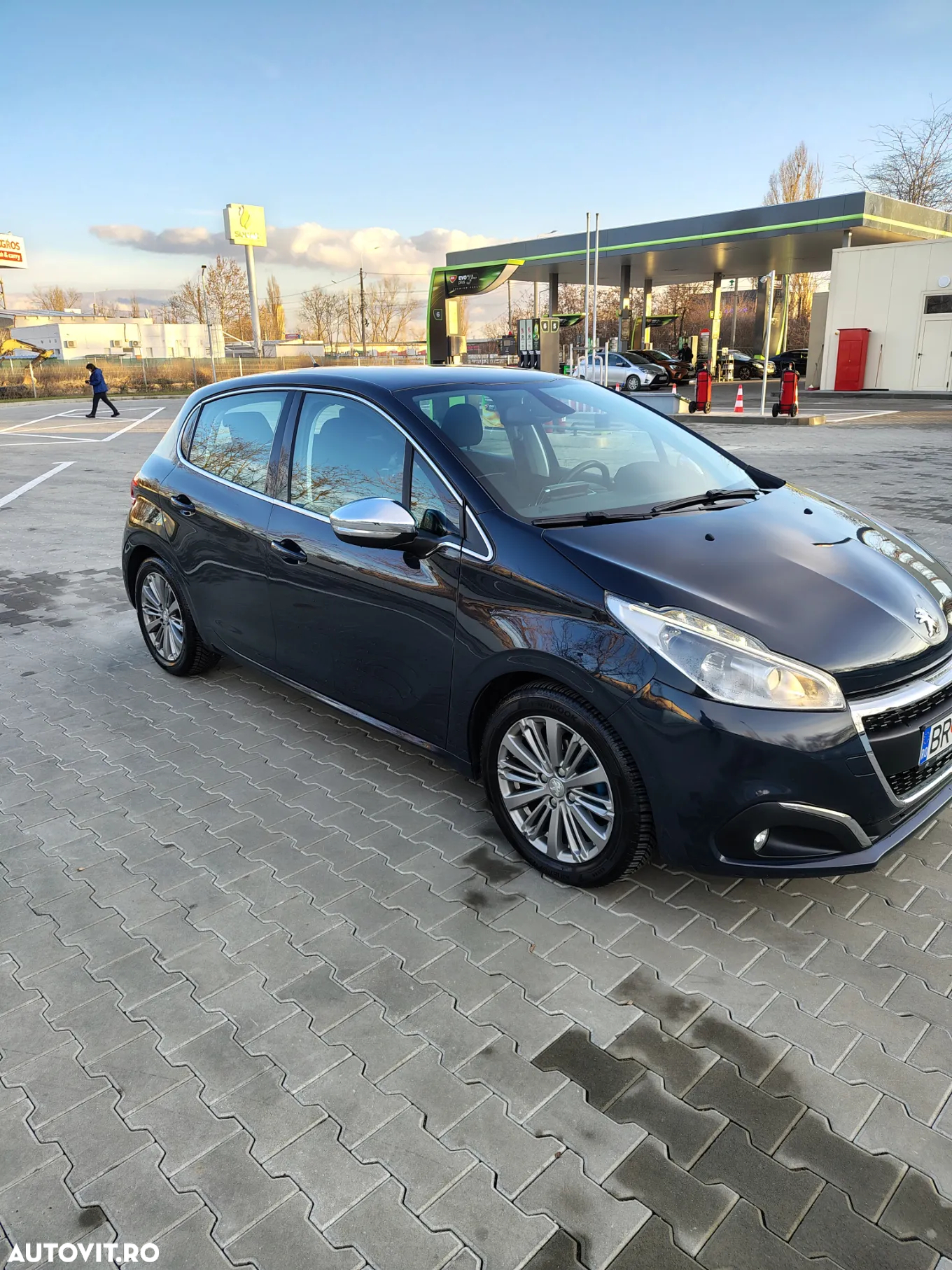 Peugeot 208 1.2 L PureTech Turbo Allure Aut. - 19