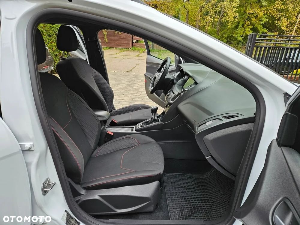 Ford Focus Turnier 1.5 EcoBoost Start-Stopp-System ST-Line - 13