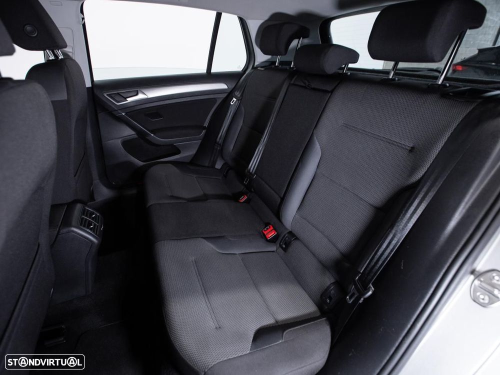 VW Golf - 11