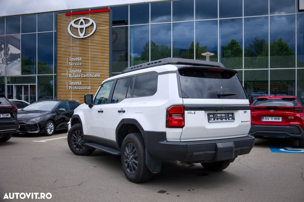Toyota Land Cruiser - 4