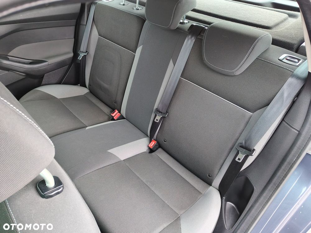 Ford Focus 1.6 Ambiente - 18