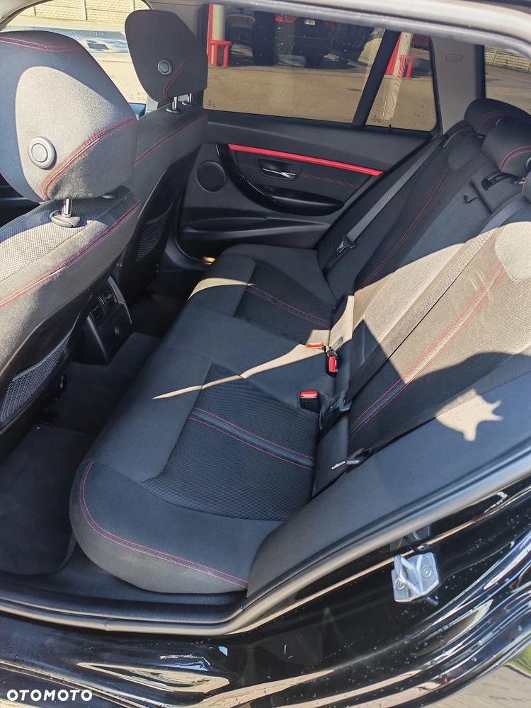 BMW Seria 3 320d Sport Line - 11