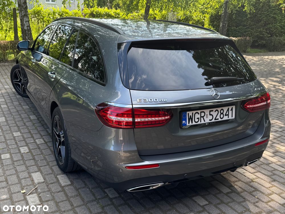 Mercedes-Benz Klasa E 300 de PHEV 4-Matic AMG 9G-Tronic - 2