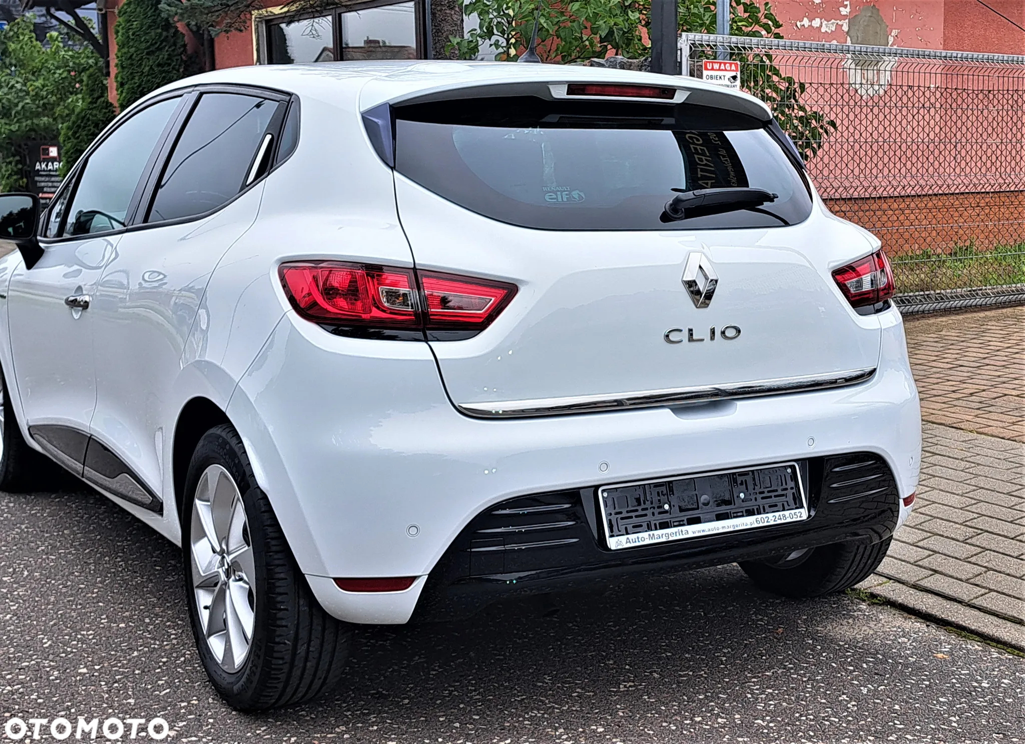 Renault Clio 1.2 16V Limited - 12