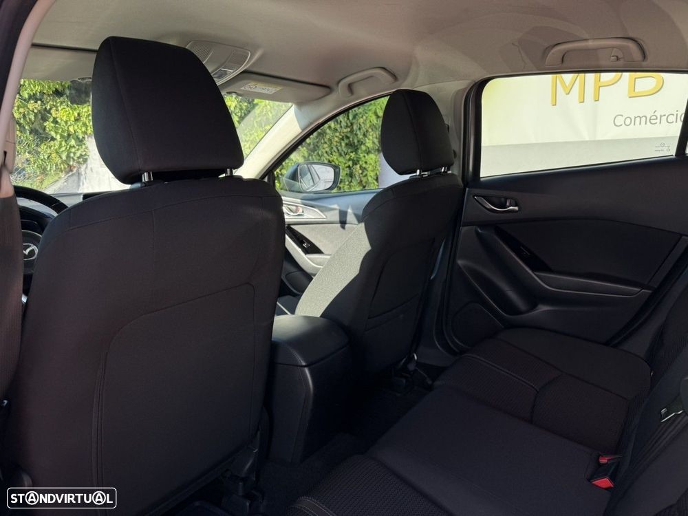 Mazda 3 1.5 Sky-D Excellence Navi - 23