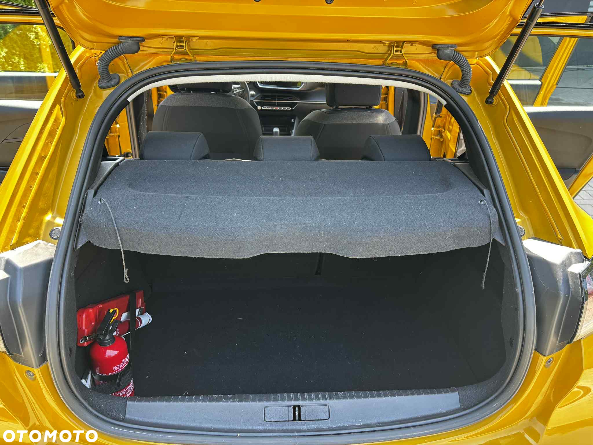 Peugeot 208 - 10