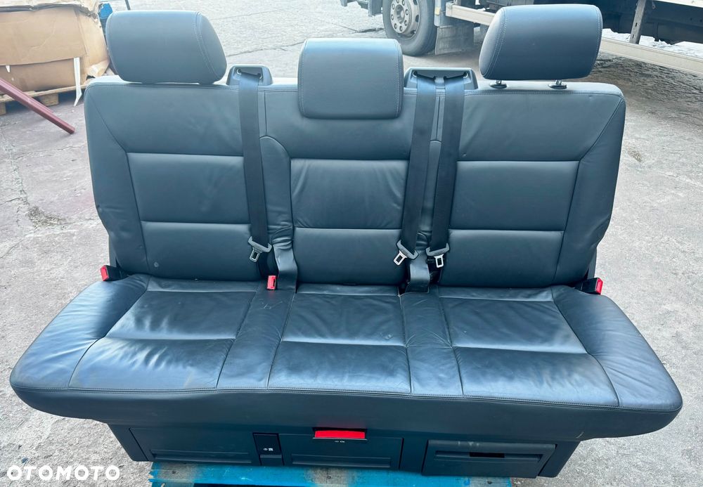 Volkswagen Multivan - 17