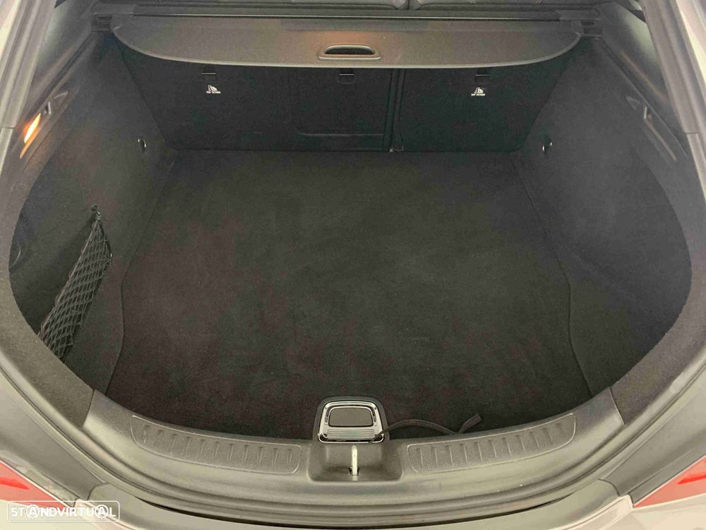 Mercedes-Benz CLA 180 d Shooting Brake AMG Line - 14