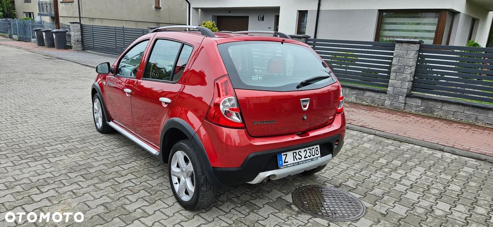 Dacia Sandero 1.6 16V Hi-Flex - 9