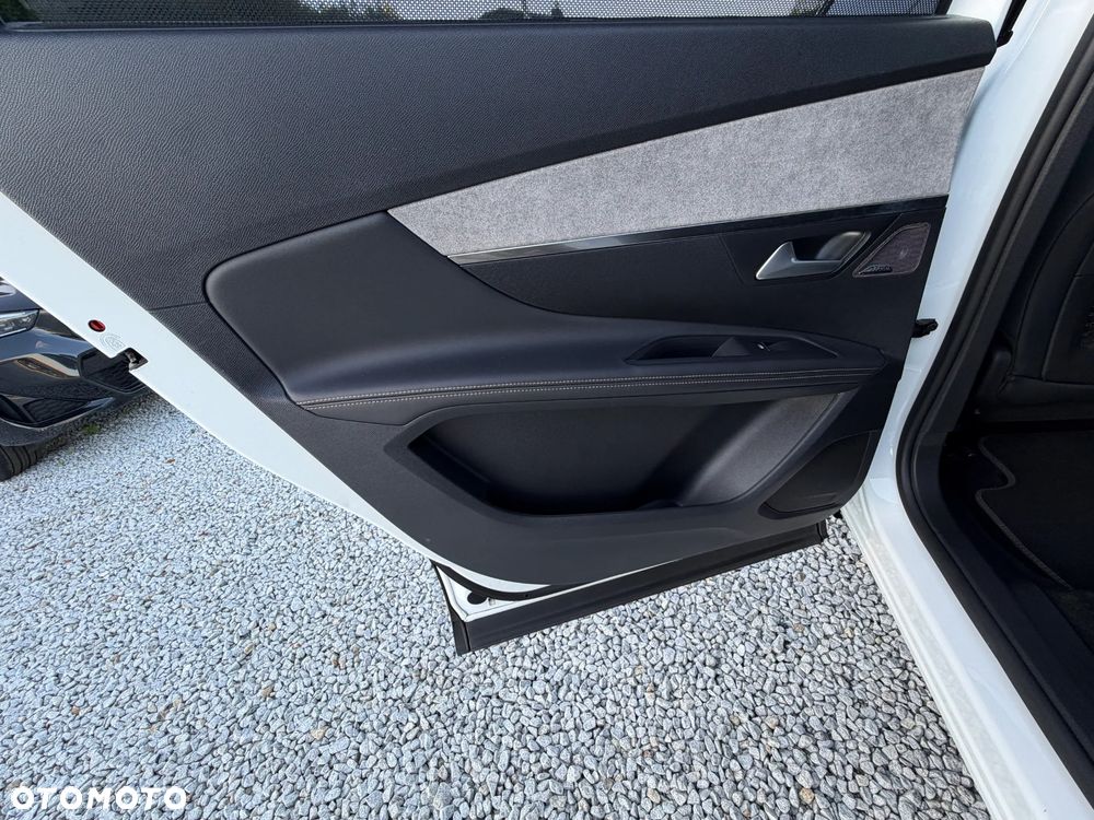 Peugeot 5008 PureTech 180 EAT8 Stop & Start GT - 29