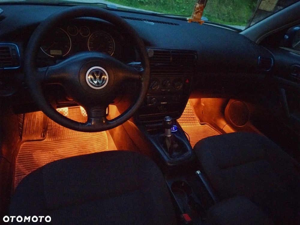 Volkswagen Passat 1.9 TDI Basis - 16