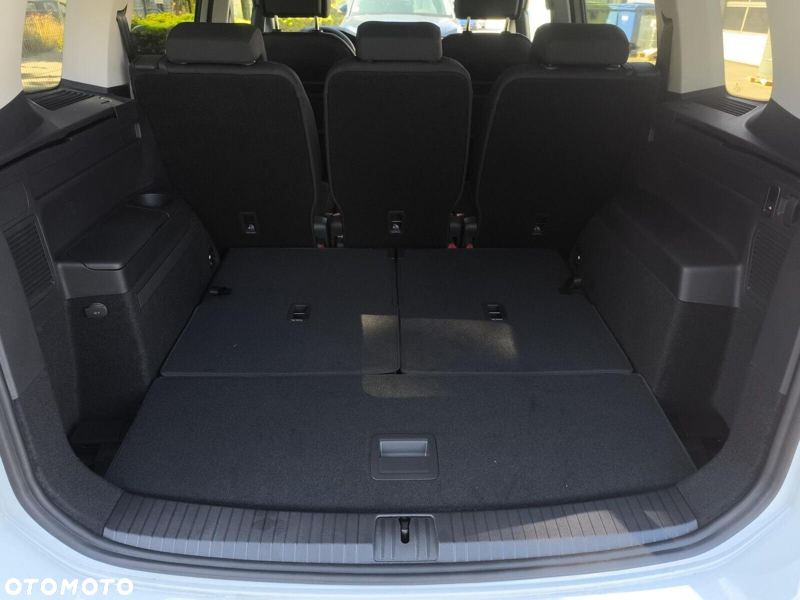 Volkswagen Touran - 17