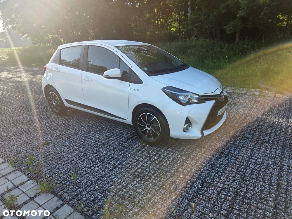 Toyota Yaris Hybrid 100 Premium EU6 - 9