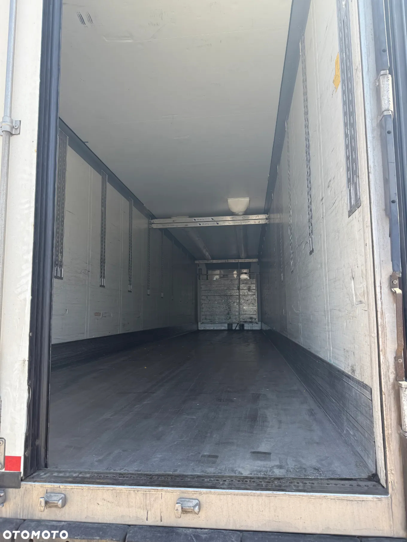 Schmitz Cargobull SKO24 - 2