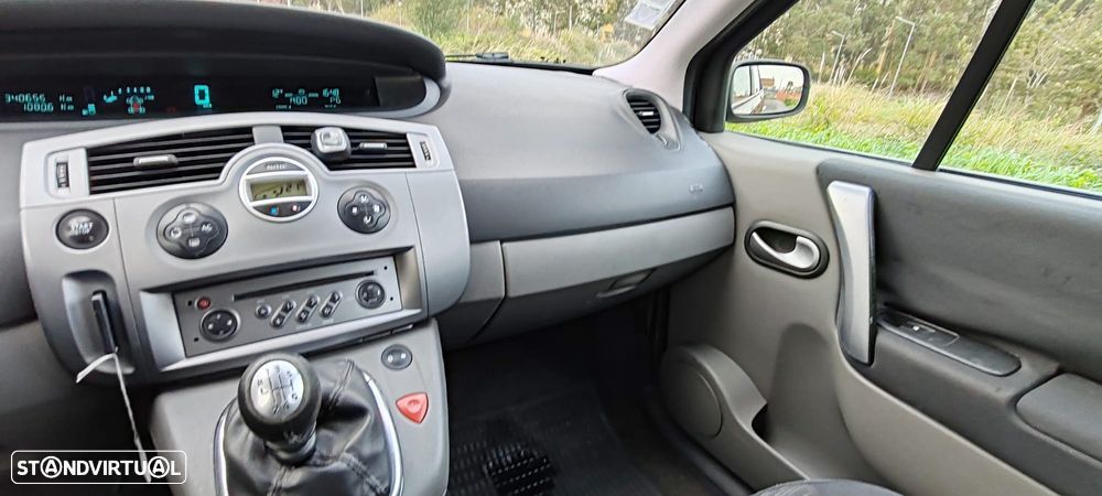 Ford Focus SW 1.4 Trend - 13