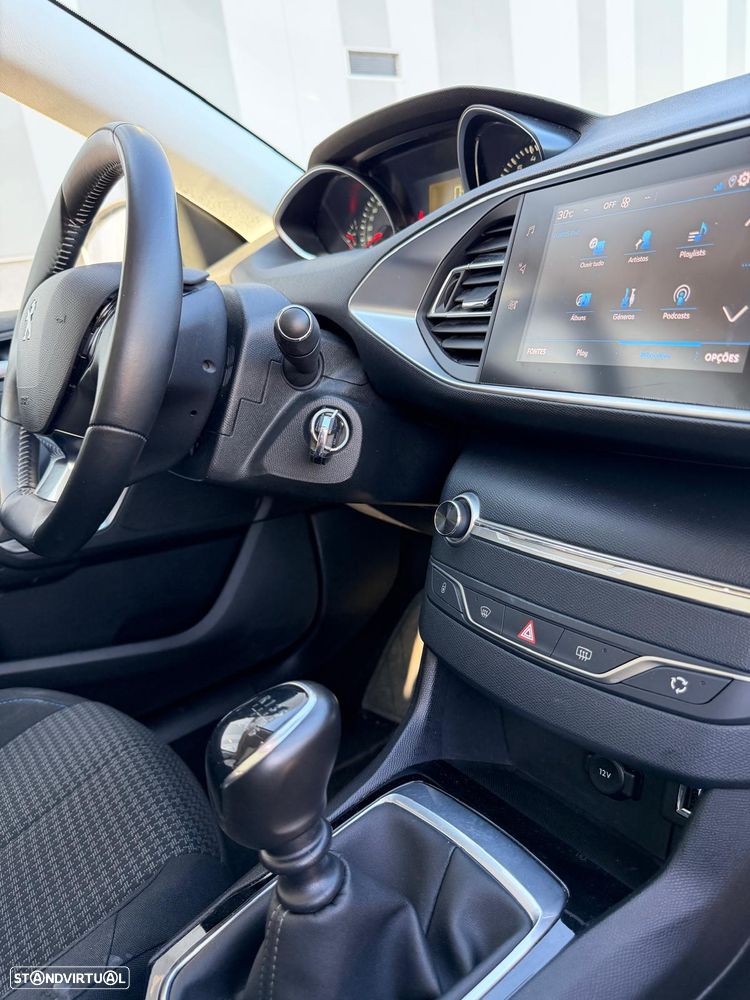 Peugeot 308 SW PureTech 110 Stop & Start Style - 13