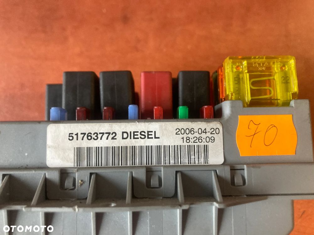 Skrzynka moduł bezpieczników Fiat Doblo 51763772 - 3