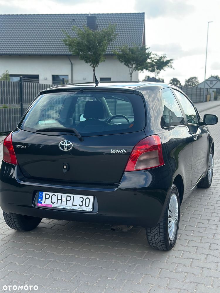 Toyota Yaris 1.0 Luna A/C - 3
