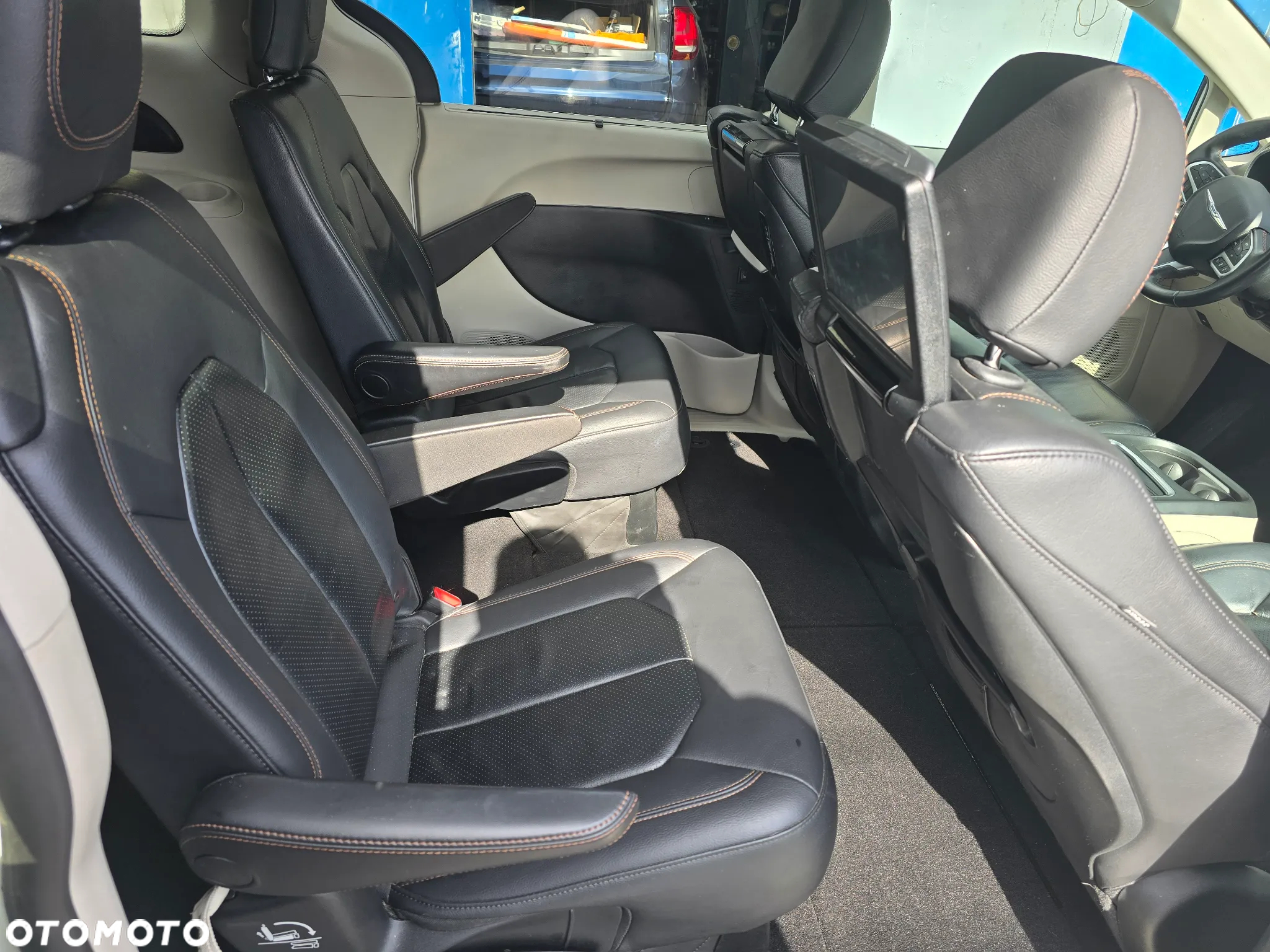 Chrysler Pacifica - 18