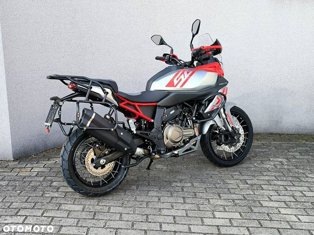 QJMOTOR SRT 600SX - 6