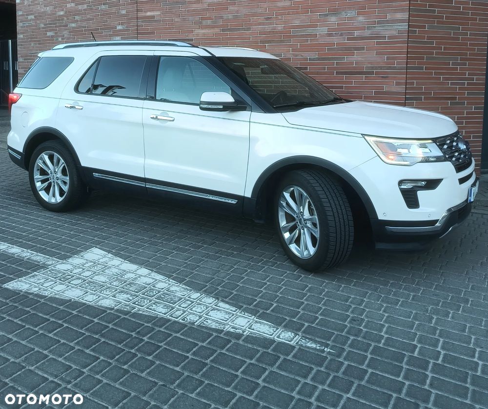Ford Explorer - 1