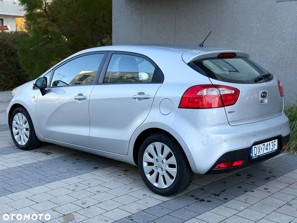 Kia Rio - 7