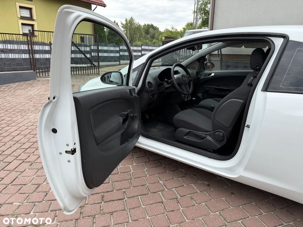 Opel Corsa 1.2 16V Essentia - 30
